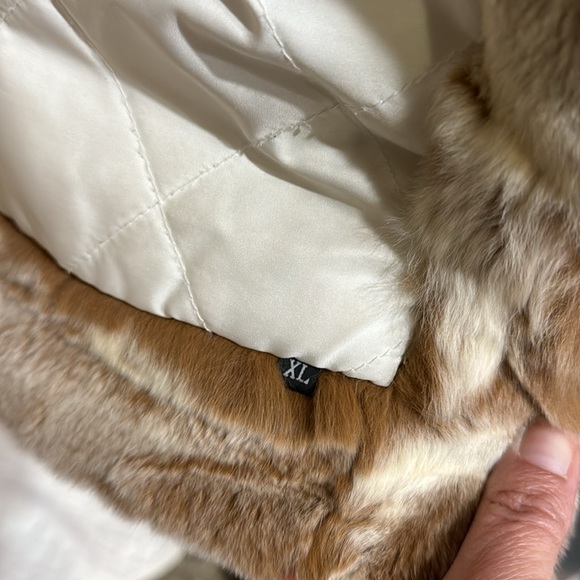 Custom Rabbit Fur Lined Jean Jacket XL Pit To Pit 21” Shoulder To Waist 24 1/2” - Picture 7 of 8